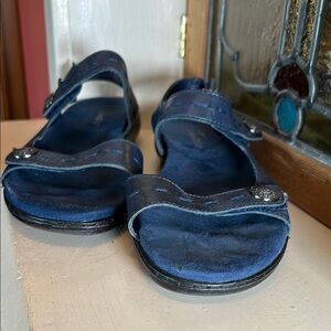Trotters Blue Casual Sandals with Textured Footbed